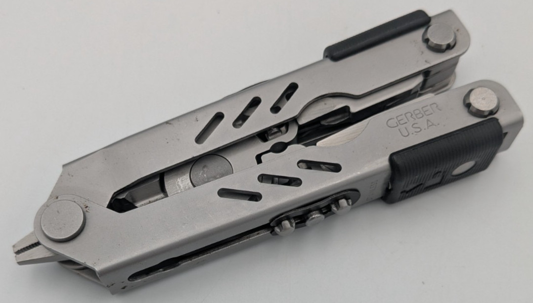 Vintage Gerber MP400 Compact Sport Multi Tool USA Block Stamped One Hand Pliers Vintage Gerber MP400 Compact Sport Multi Tool USA Block Stamped One Hand Pliers