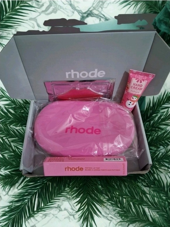 Rhode Peptide Lip Tint Limited Edition (NIB) Jellybean And CASE Set Rhode Peptide Lip Tint Limited Edition (NIB) Jellybean And CASE Set