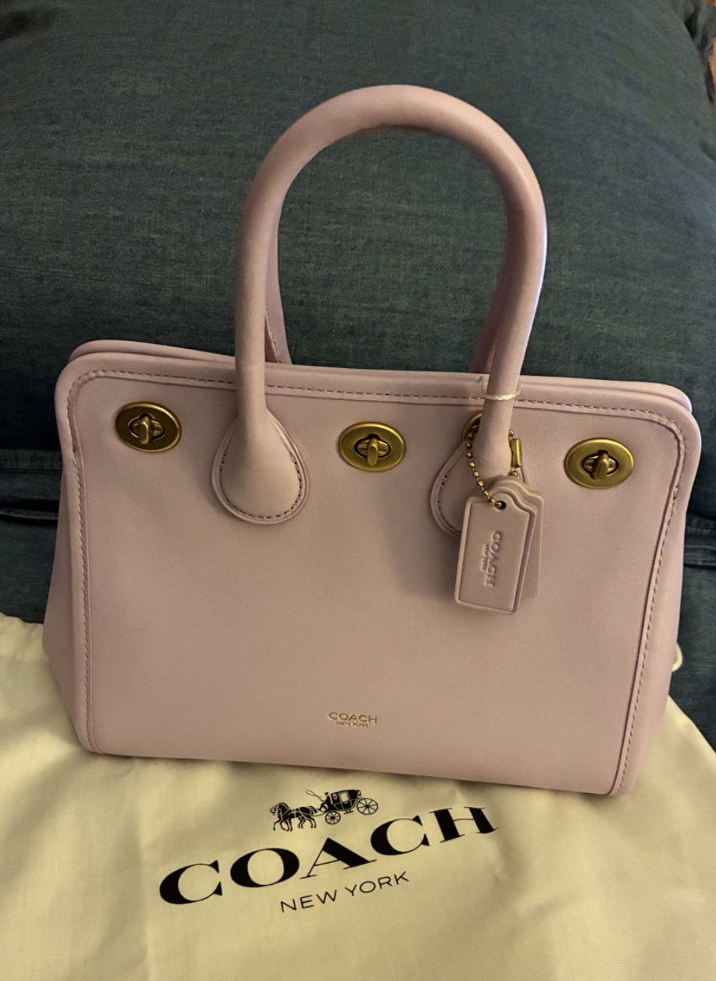 COACH Turnlock Tote Bag 22 ORCHID (NWT), Runway Release With Imperfections COACH Turnlock Tote Bag 22 ORCHID (NWT), Runway Release With Imperfections
