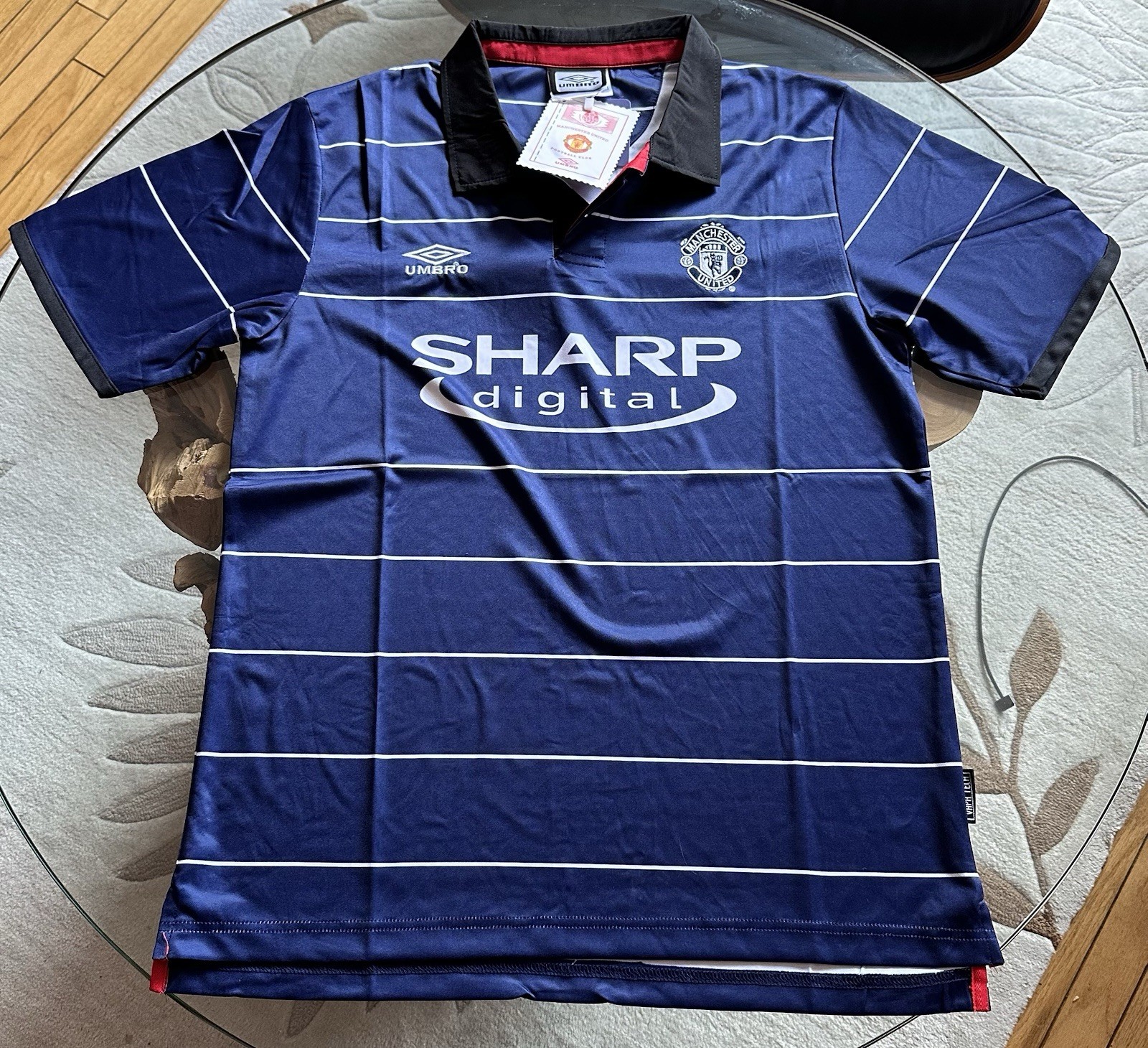 Umbro Manchester United Sharp Digital Soccer Jersey Blue/Black/White Size L Umbro Manchester United Sharp Digital Soccer Jersey Blue/Black/White Size L
