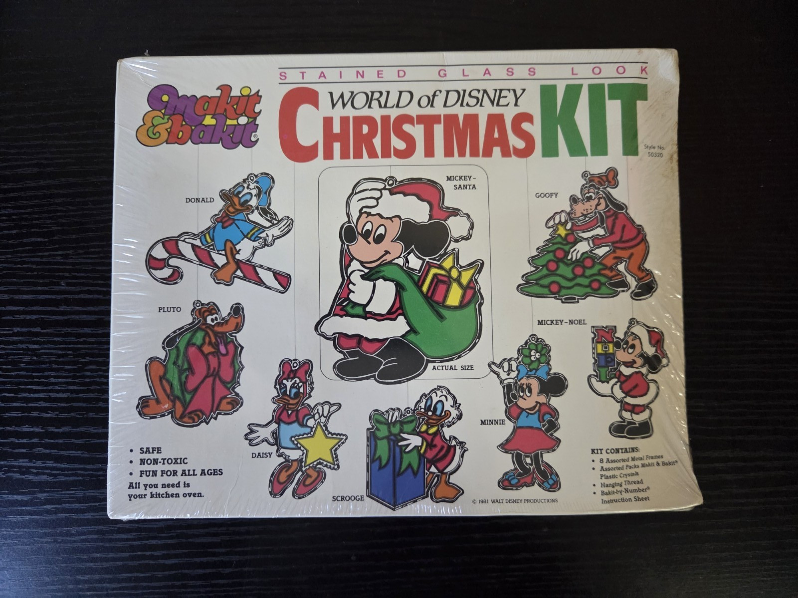 RARE Vintage 1981 Makit & Bakit World Of Disney Christmas Kit Stained Glass 320 RARE Vintage 1981 Makit & Bakit World Of Disney Christmas Kit Stained Glass 320