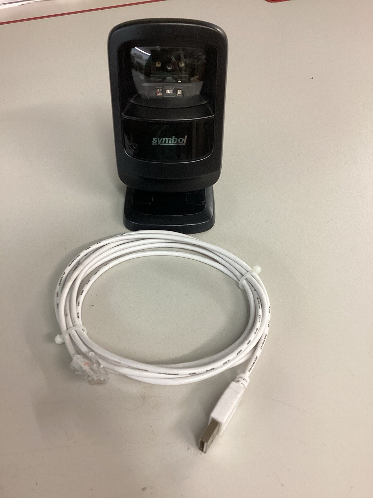 SYMBOL ZEBRA MOTOROLA DS9208-SR00004NNWW SCANNER KIT FULLY RECONDITIONED USB