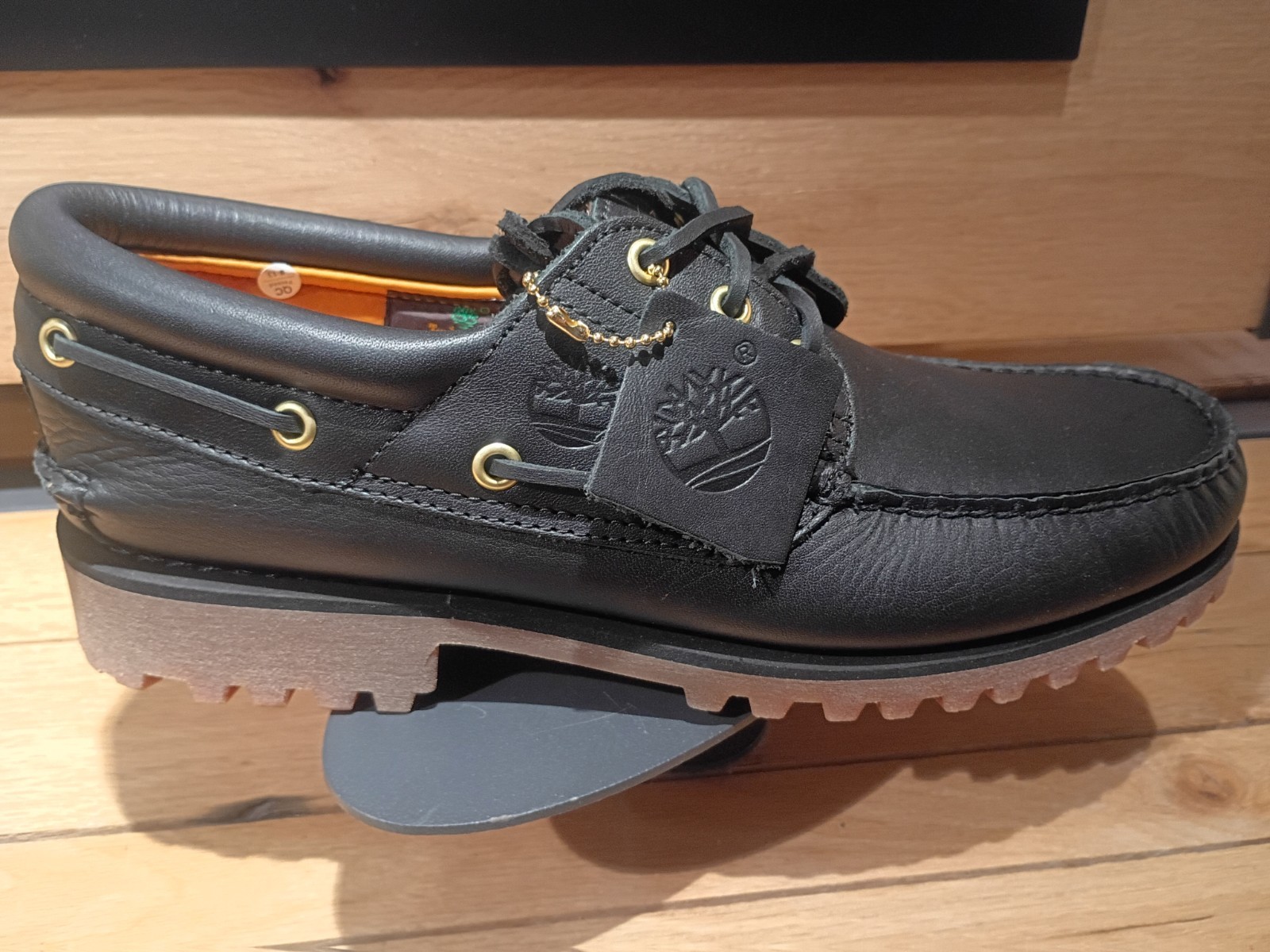 TIMBERLAND MEN\'S AUTHENTIC 3-EYE HANDSEWN PREMIUM LEATHER BOAT/CASUAL SHOE SZ 10
