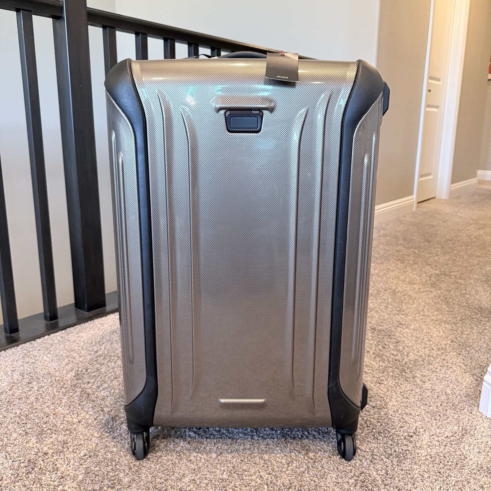 New Tumi Vapor International 30” Large Trip Check-In Luggage (Champagne Carbon)