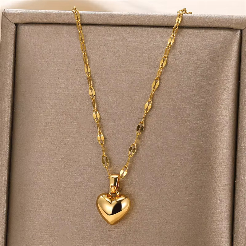 14k yellow gold plated love heart necklace pendant 18\'\' chain included 14k yellow gold plated love heart necklace pendant 18\'\' chain included