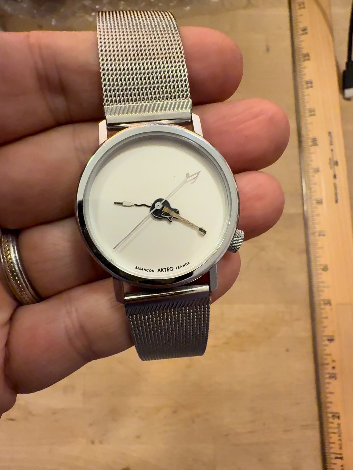 Akteo French-made minimalist guitar motif wristwatch analog design Akteo French-made minimalist guitar motif wristwatch analog design