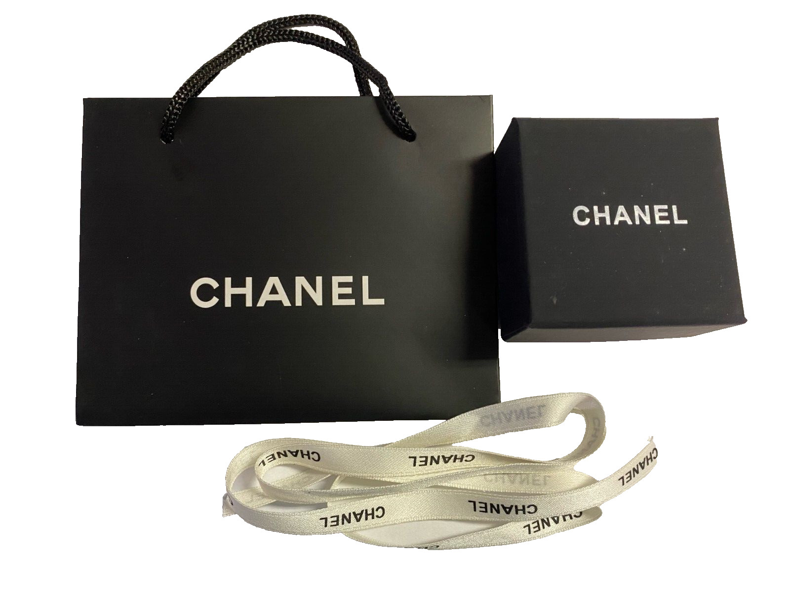 CHANEL Empty Large Earrings Complete Gift Box Set 3.60 CHANEL Empty Large Earrings Complete Gift Box Set 3.60
