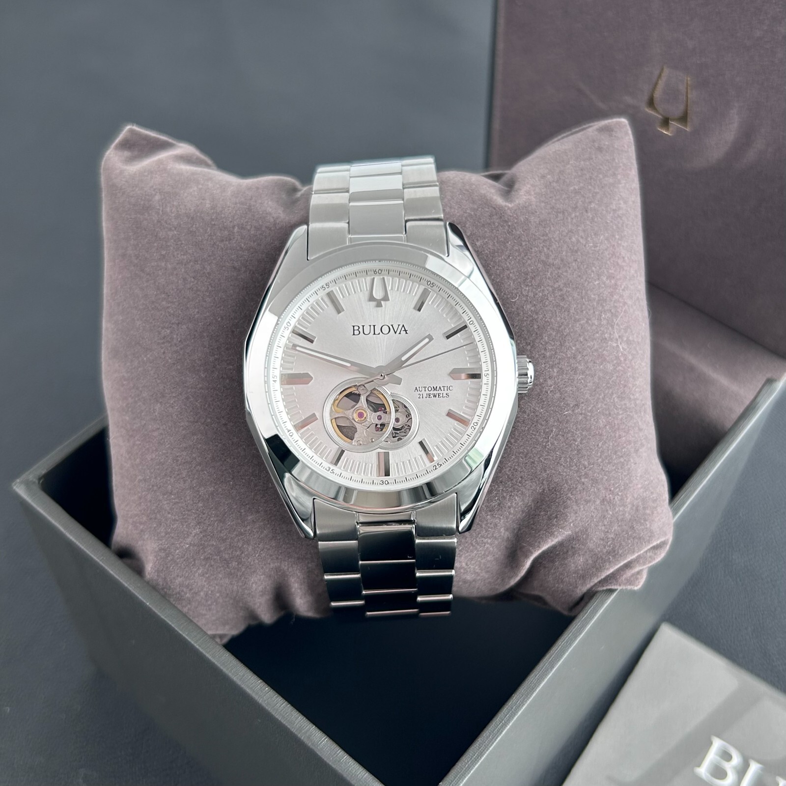 Bulova Surveyor 96A274 Silver Tone Dial Men's classic Automatic Chronograph 42mm Bulova Surveyor 96A274 Silver Tone Dial Men's classic Automatic Chronograph 42mm