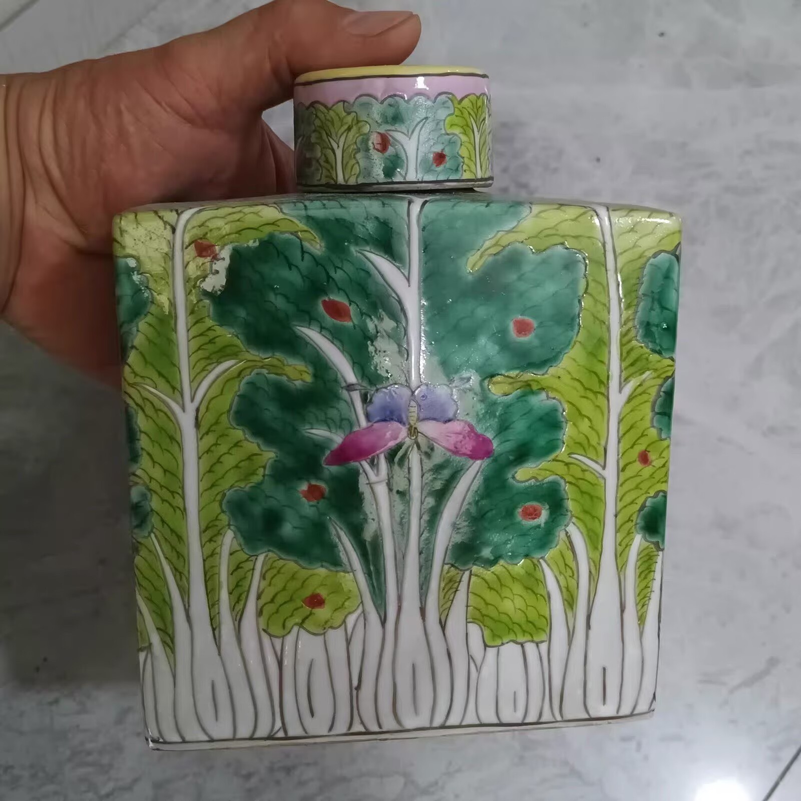Chinese Qing Tongzhi Famille Rose Porcelain Cabbage Pattern Tea Caddy 6.3 inch Chinese Qing Tongzhi Famille Rose Porcelain Cabbage Pattern Tea Caddy 6.3 inch