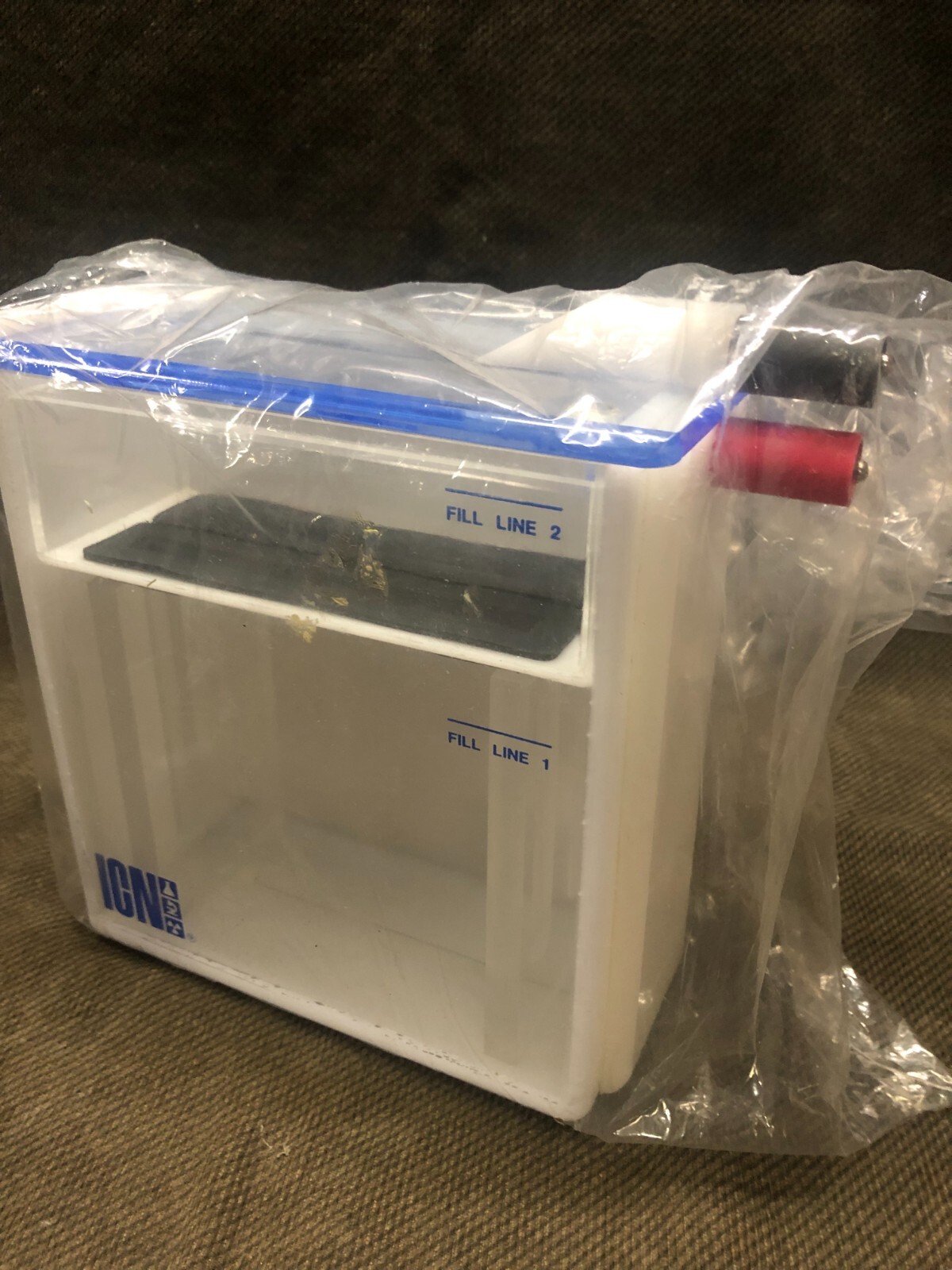 NEW C.B.S Scientific Electrophoresis Gel Rig EGT-100 ICN NEW C.B.S Scientific Electrophoresis Gel Rig EGT-100 ICN