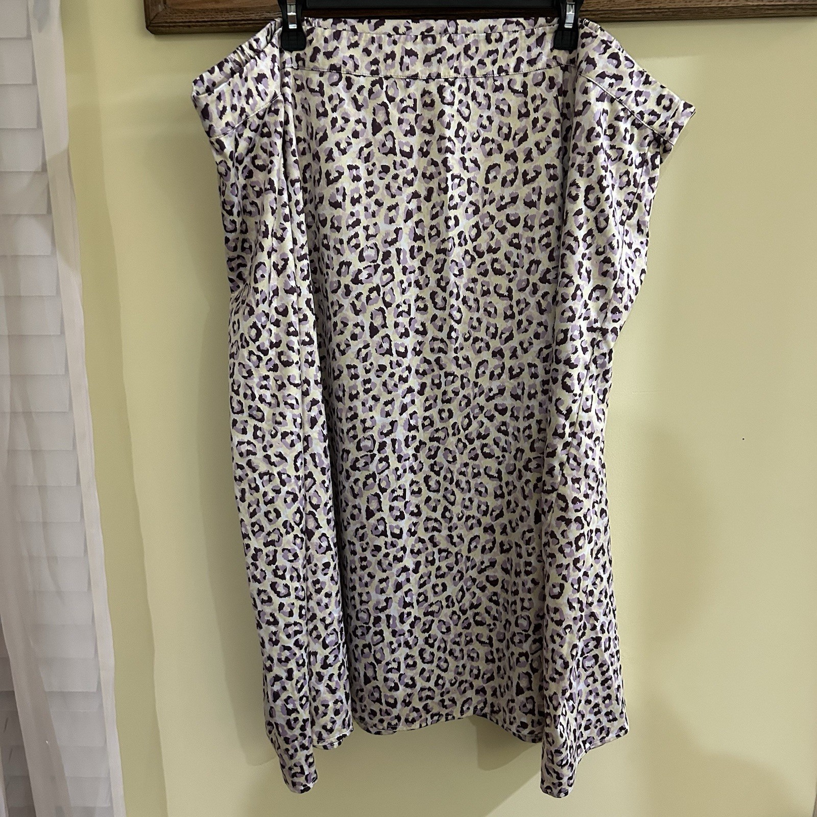 Torrid Women’s Size 4 Purple Leopard Print Skirt Elastic Waist Pull On Midi Torrid Women’s Size 4 Purple Leopard Print Skirt Elastic Waist Pull On Midi