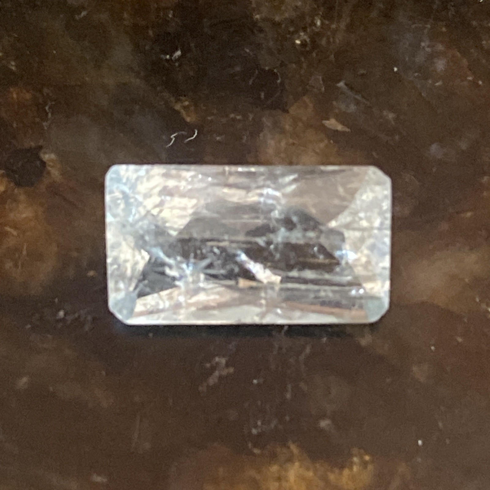 natural aquamarine 1.43 Ct 5.5 X 10 mm baguette natural aquamarine 1.43 Ct 5.5 X 10 mm baguette