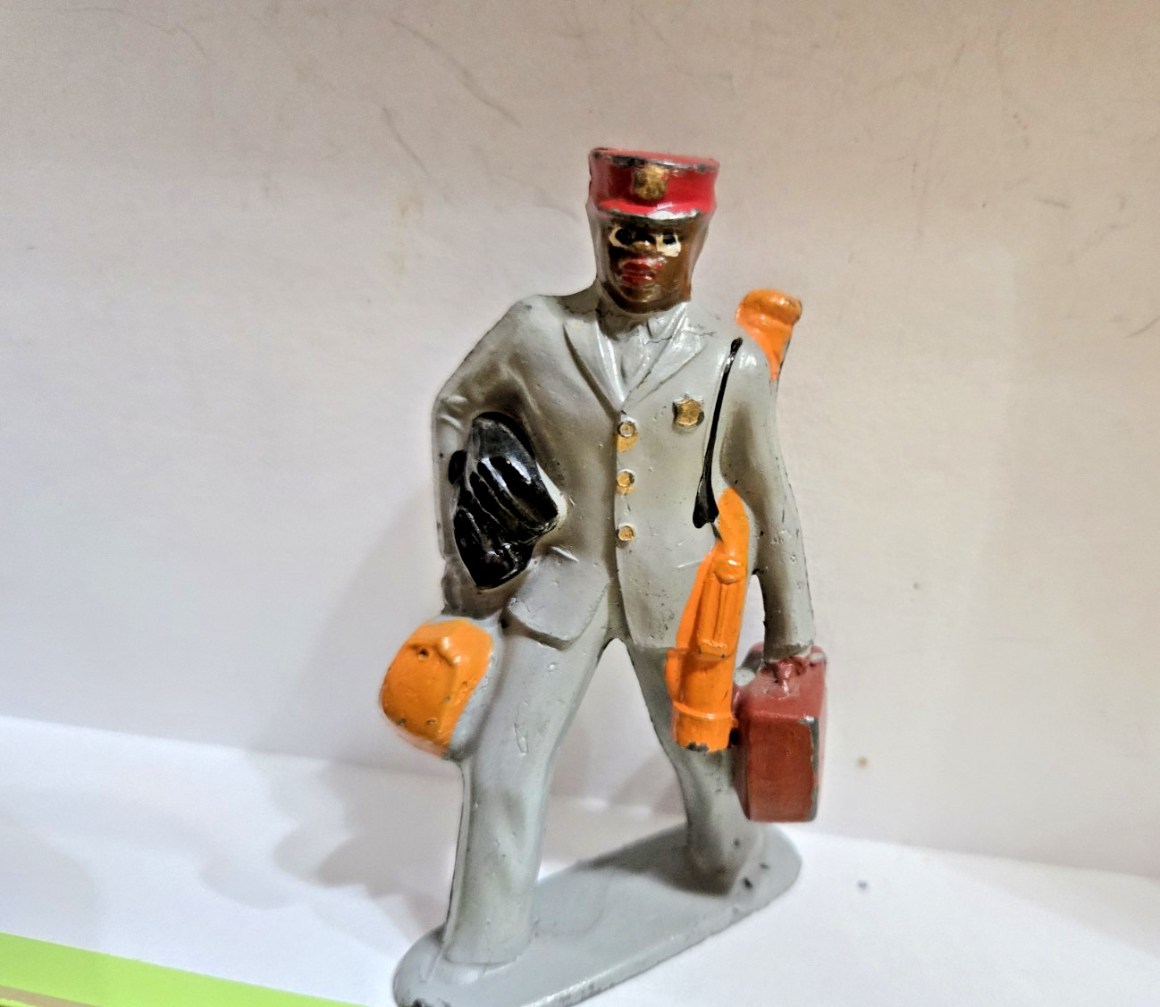 VINTAGE BARCLAY LEAD FIGURE *#614 RED CAP PORTER BAGGAGE HANDER EXCEPTIONAL VINTAGE BARCLAY LEAD FIGURE *#614 RED CAP PORTER BAGGAGE HANDER EXCEPTIONAL