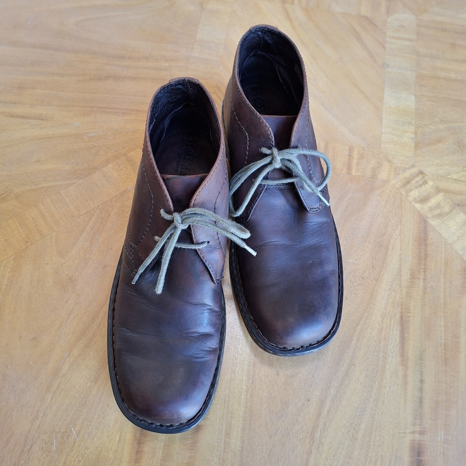 Born Men\'s Harrison Boot 9.5/43 Canyon Brown Leather Casual Chukka Lace up M9431 Born Men\'s Harrison Boot 9.5/43 Canyon Brown Leather Casual Chukka Lace up M9431