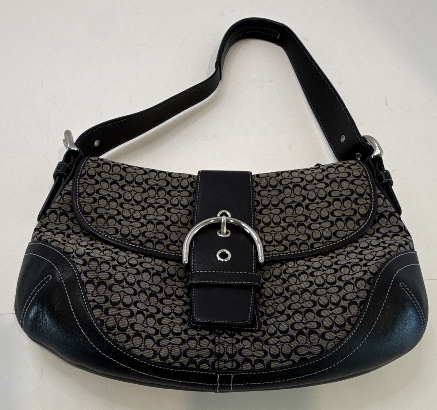 Coach Soho Black and Grey Shoulder Bag Vintage Medium Purse Y2K 2000s Leather Coach Soho Black and Grey Shoulder Bag Vintage Medium Purse Y2K 2000s Leather