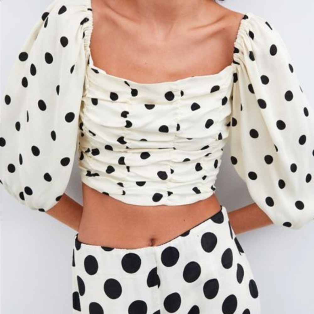 ZARA Black White Polka Dot Cropped Balloon Sleeve Blouse Top Ruched Sz L NWT ZARA Black White Polka Dot Cropped Balloon Sleeve Blouse Top Ruched Sz L NWT