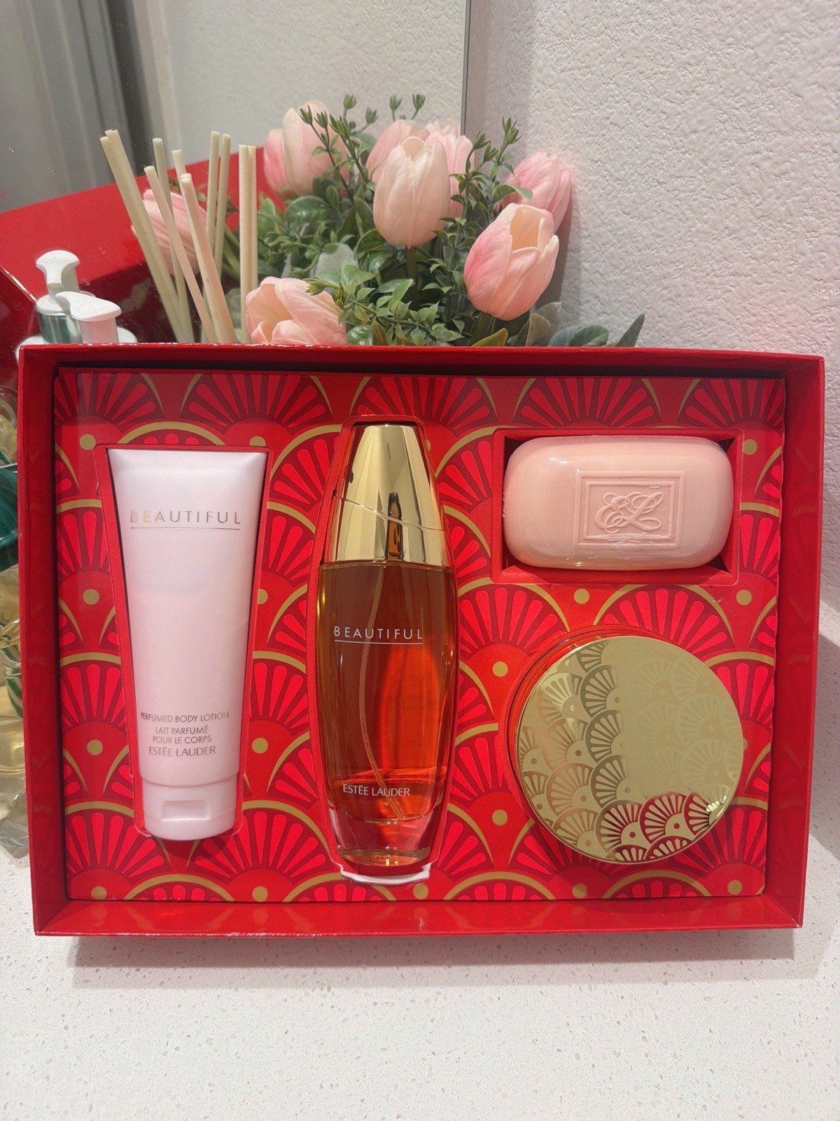 Beautiful Estee Lauder Women 4pc Set (3.4 oz EDP + 3.4 Lotion + Soap + Powder) Beautiful Estee Lauder Women 4pc Set (3.4 oz EDP + 3.4 Lotion + Soap + Powder)