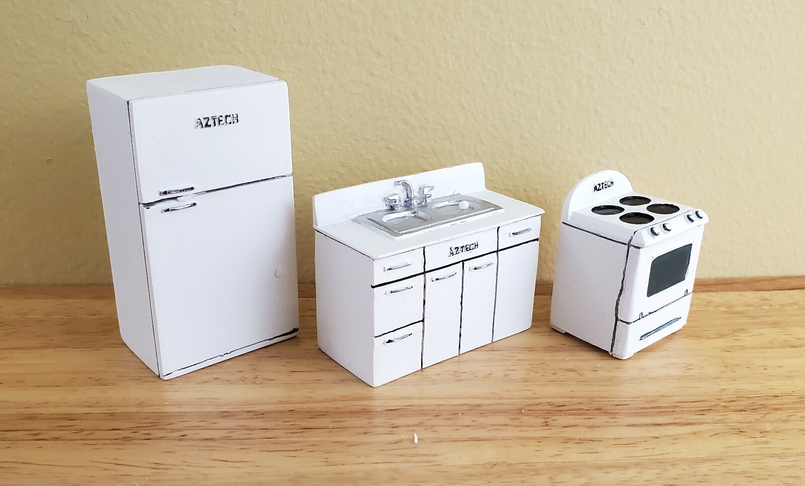 Dollhouse Miniature Half Scale Kitchen Set Fridge Stove Sink 1:24 Scale Resin Dollhouse Miniature Half Scale Kitchen Set Fridge Stove Sink 1:24 Scale Resin