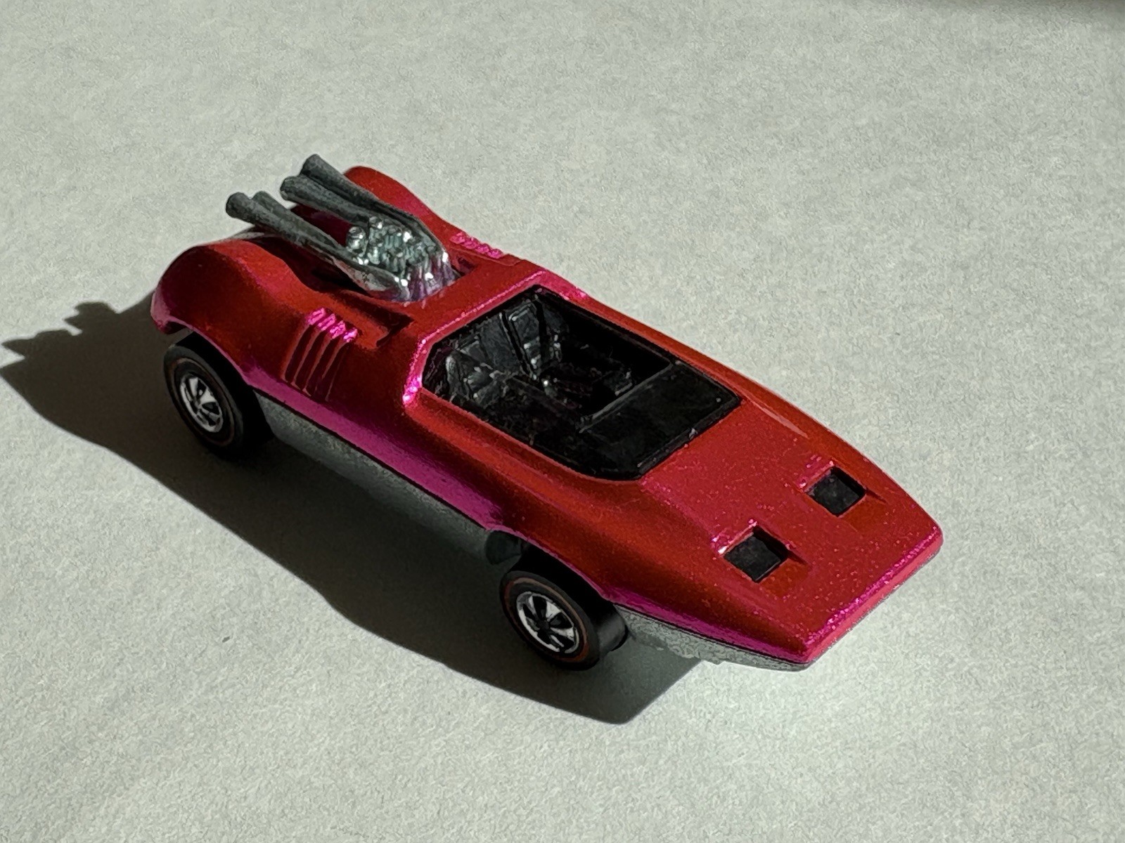Vintage Redline 1969 Hot Wheels Peeping Bomb / Hot Pink 