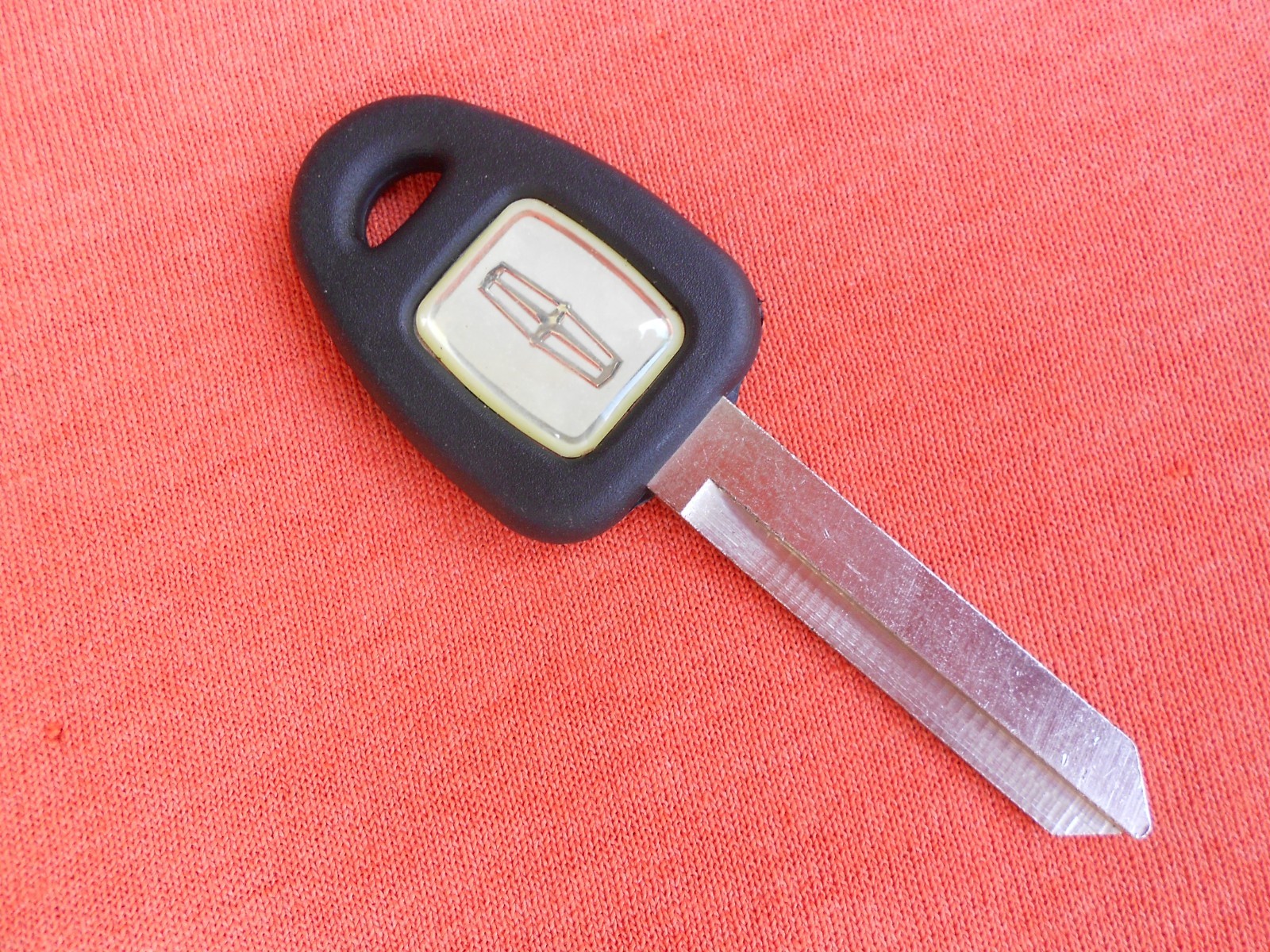 LINCOLN ORIGINAL JEWEL KEY BLANK NON - TRANSPONDER 1993 1994 1995 MADE IN USA LINCOLN ORIGINAL JEWEL KEY BLANK NON - TRANSPONDER 1993 1994 1995 MADE IN USA
