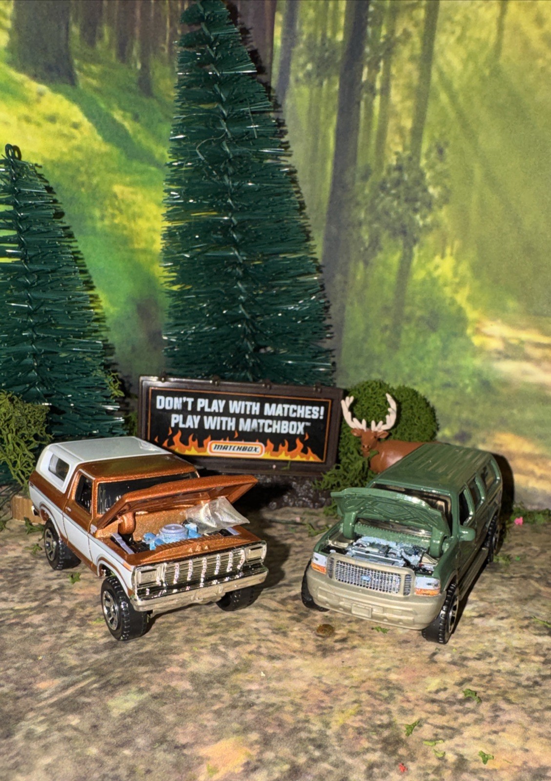 Lot Of 2 Matchbox Moving Parts Opening Hood Ford ‘78 Bronco & ‘04 Excursion New