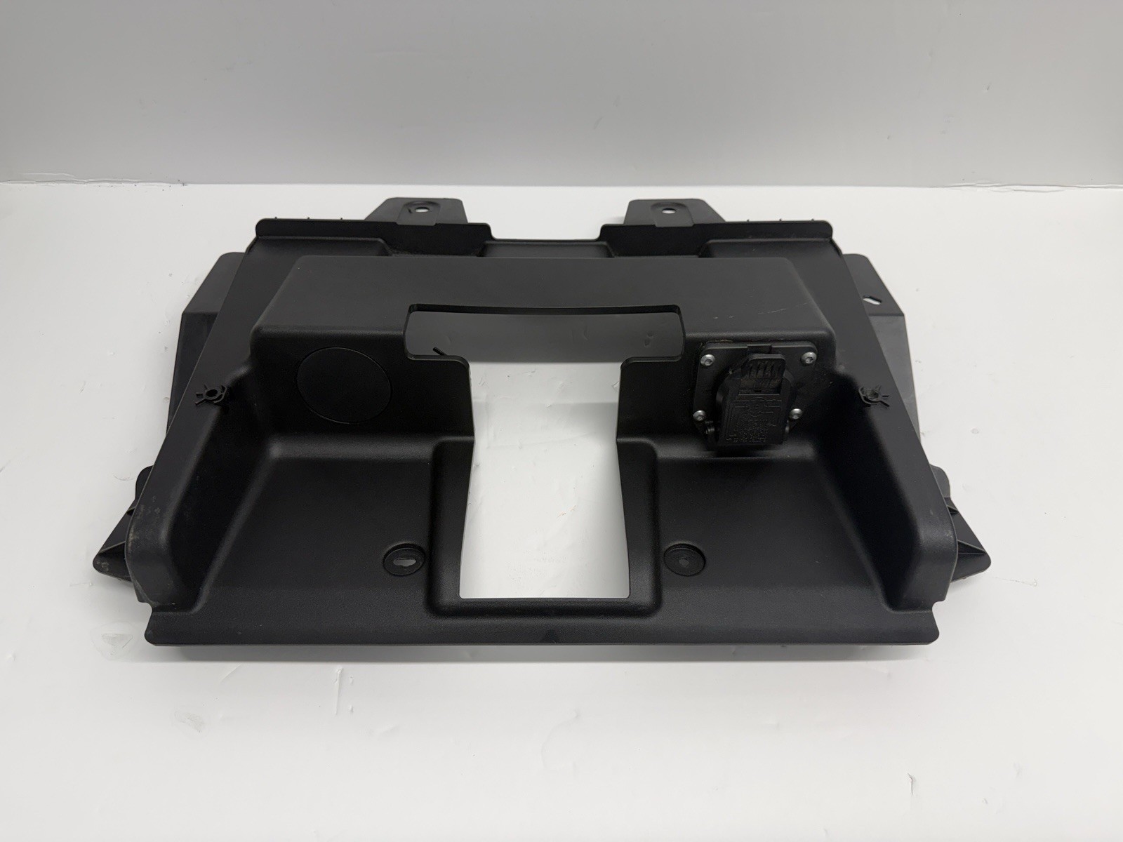 OEM 2022-2025 Rivian R1T Trailer Hitch Closeout Panel PT00030860-M *READ* OEM 2022-2025 Rivian R1T Trailer Hitch Closeout Panel PT00030860-M *READ*