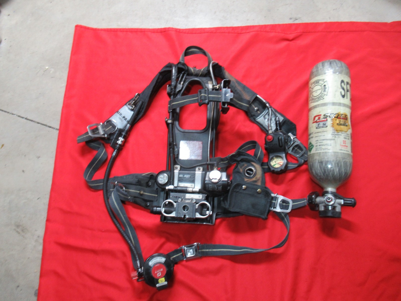 Scott AP75 Air-Pak 75 SCBA 4.5 4500 SNAP CHANGE QD regulator HUD CYLINDER EBSS Scott AP75 Air-Pak 75 SCBA 4.5 4500 SNAP CHANGE QD regulator HUD CYLINDER EBSS