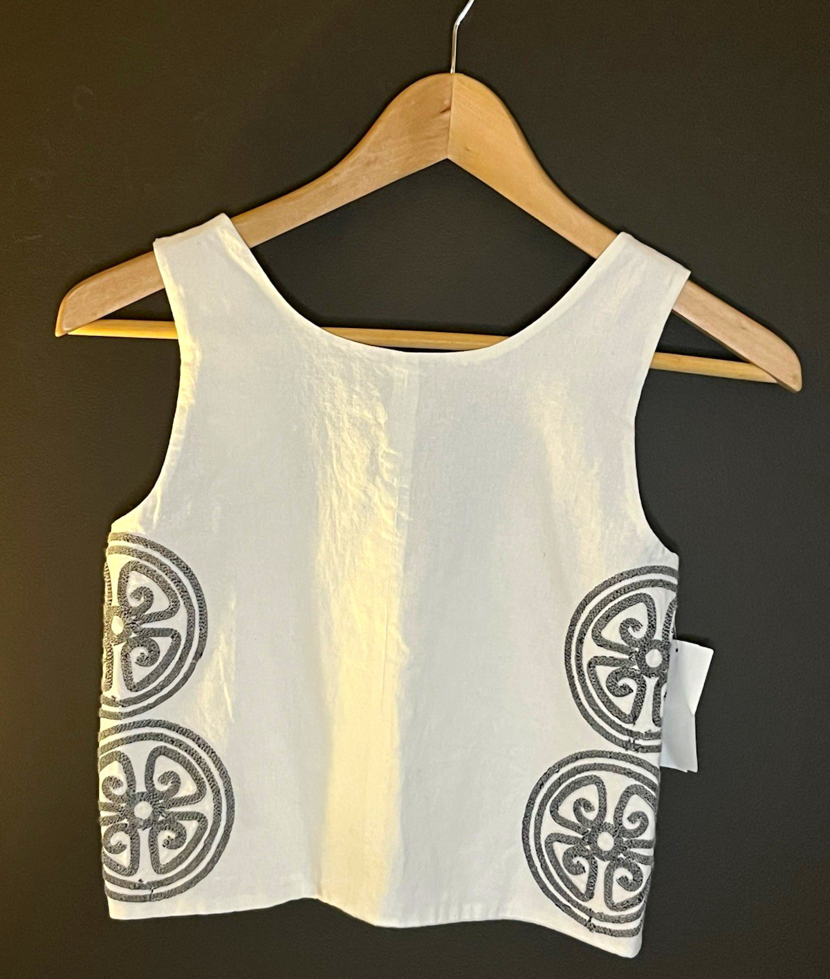Habitual Girls 14 Off-White Smocked Ruffle Crop Tank Round Neck Logo Print Habitual Girls 14 Off-White Smocked Ruffle Crop Tank Round Neck Logo Print