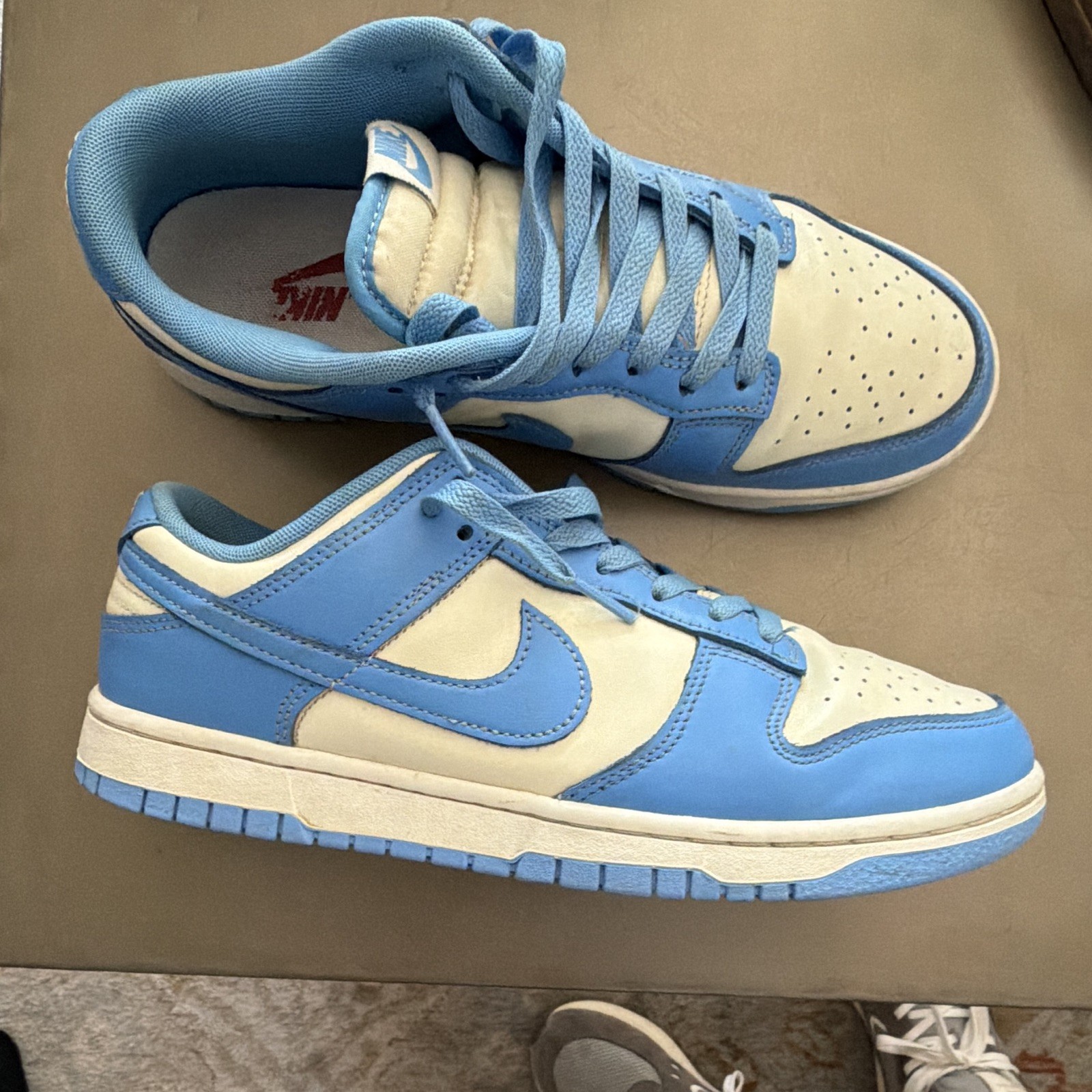 Nike dunk Low UNC 2021 8.5M Nike dunk Low UNC 2021 8.5M