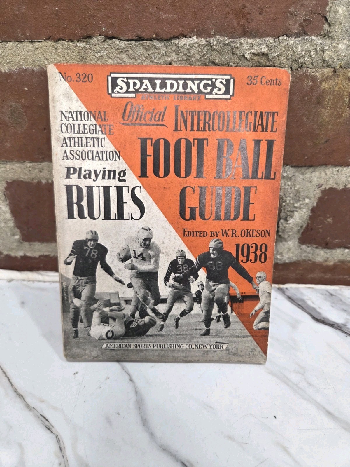 1938 Spalding\'s Football NCAA Official Intercollegiate Guide and Rules Book 1938 Spalding\'s Football NCAA Official Intercollegiate Guide and Rules Book