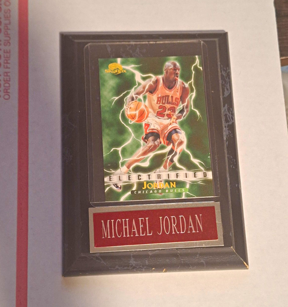 micheal jordan 1996 1995-96 Skybox Premium Electrified #278 card & plaque bulls