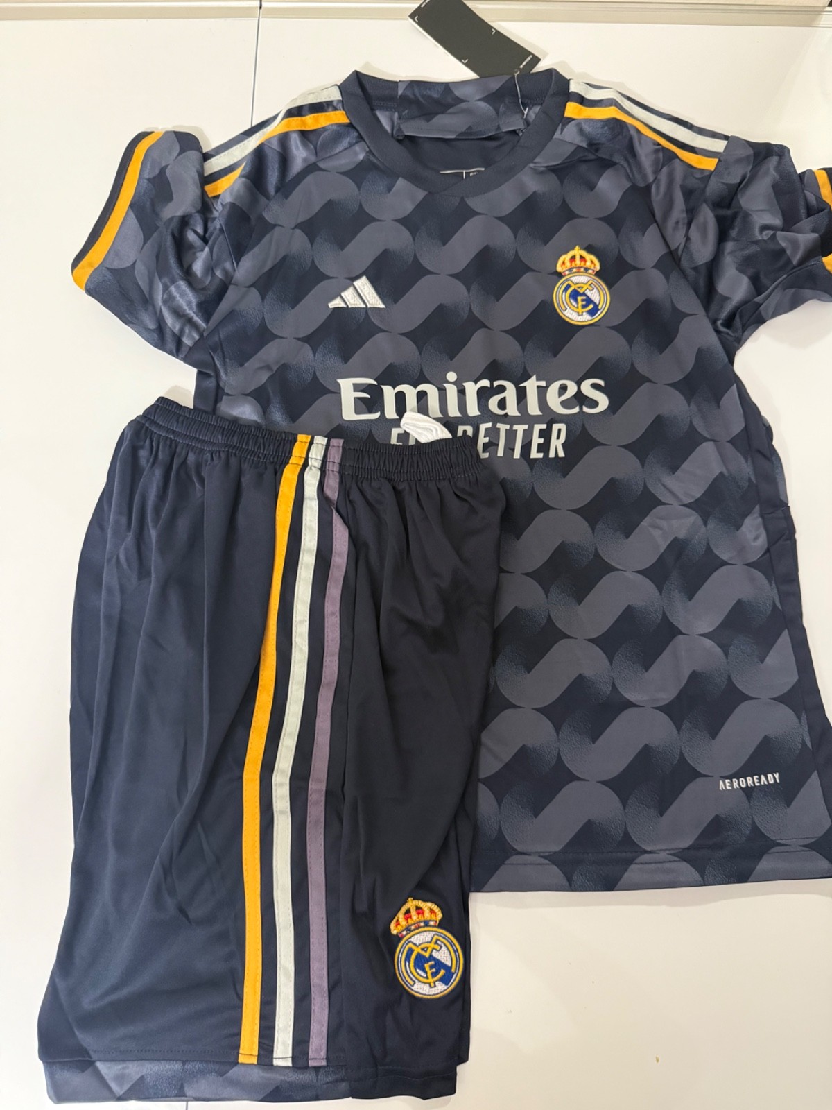 Size 26 Kids Real Madrid 2023/24 Adidas Gray Away Jersey Boys Small Youth
