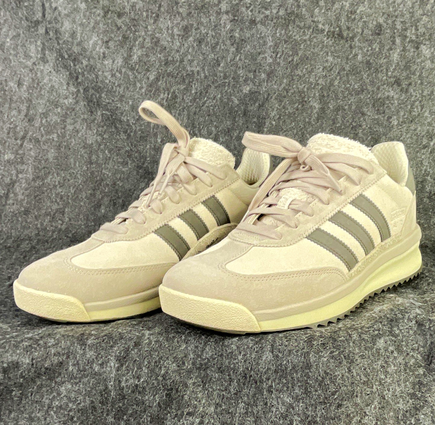 adidas SL 72 Men’s Low Top Lace-Up Athletic Sneakers Beige Gray White adidas SL 72 Men’s Low Top Lace-Up Athletic Sneakers Beige Gray White