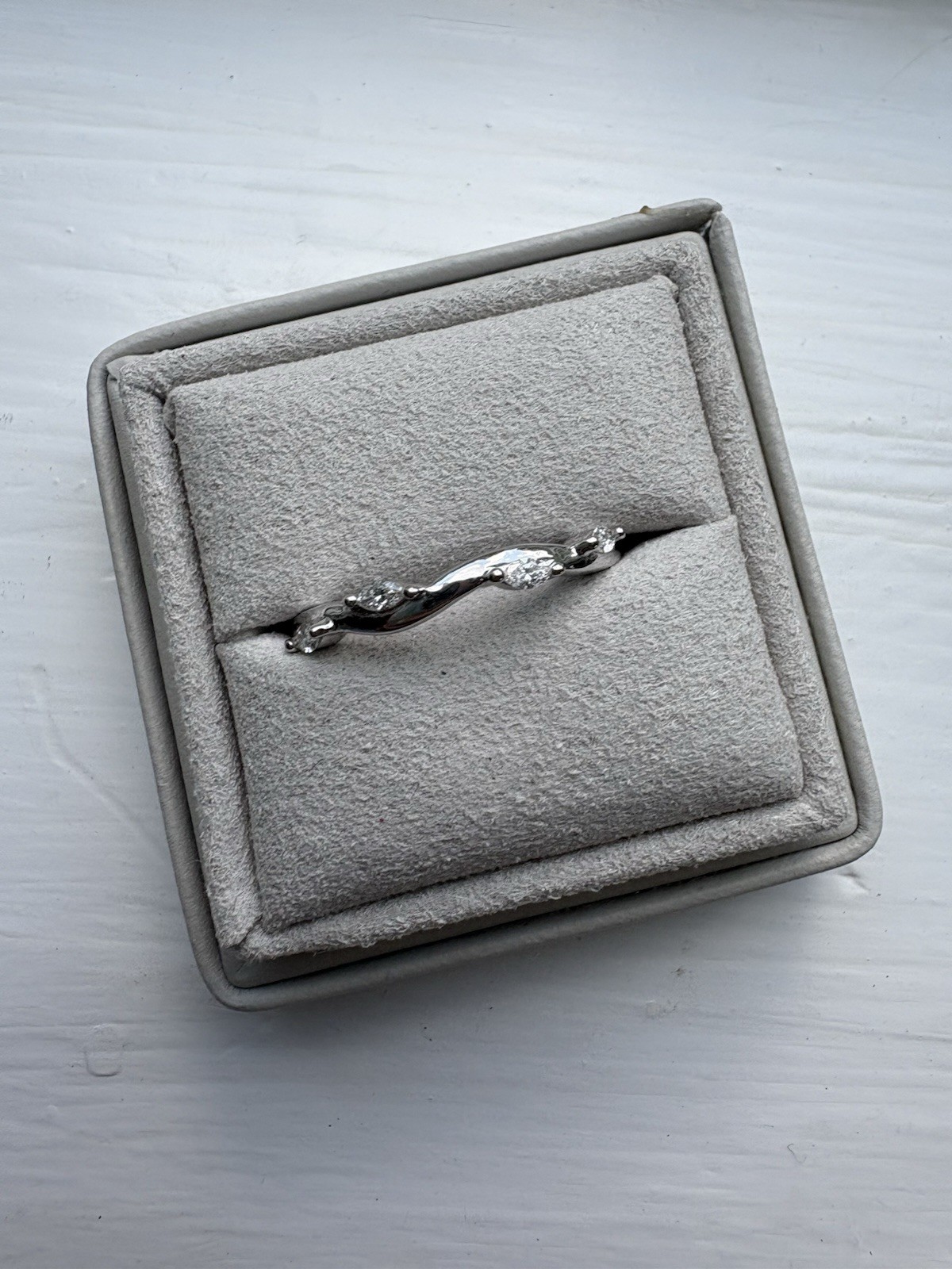 Brilliant Earth Winding Willow Band In 14K White Gold Size 6.5 Brilliant Earth Winding Willow Band In 14K White Gold Size 6.5