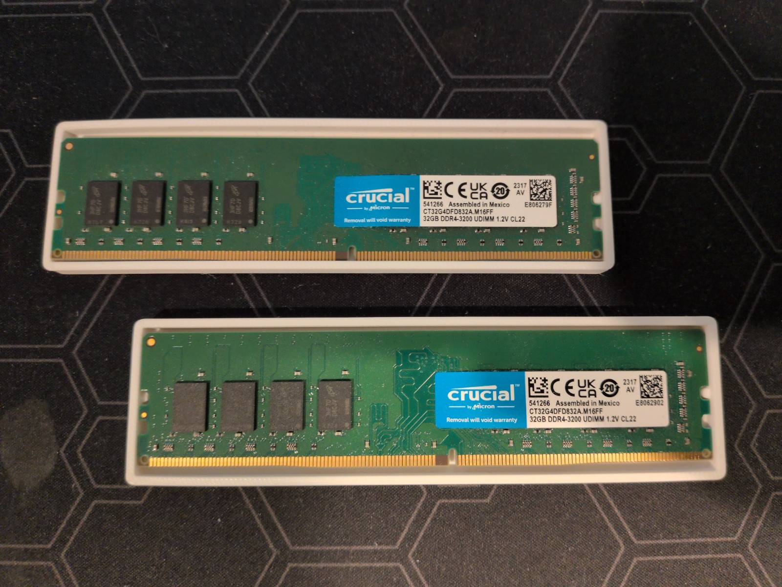 Crucial CT32G4DFD832A Memory Module - 32GB, DDR4-3200, UDIMM Crucial CT32G4DFD832A Memory Module - 32GB, DDR4-3200, UDIMM
