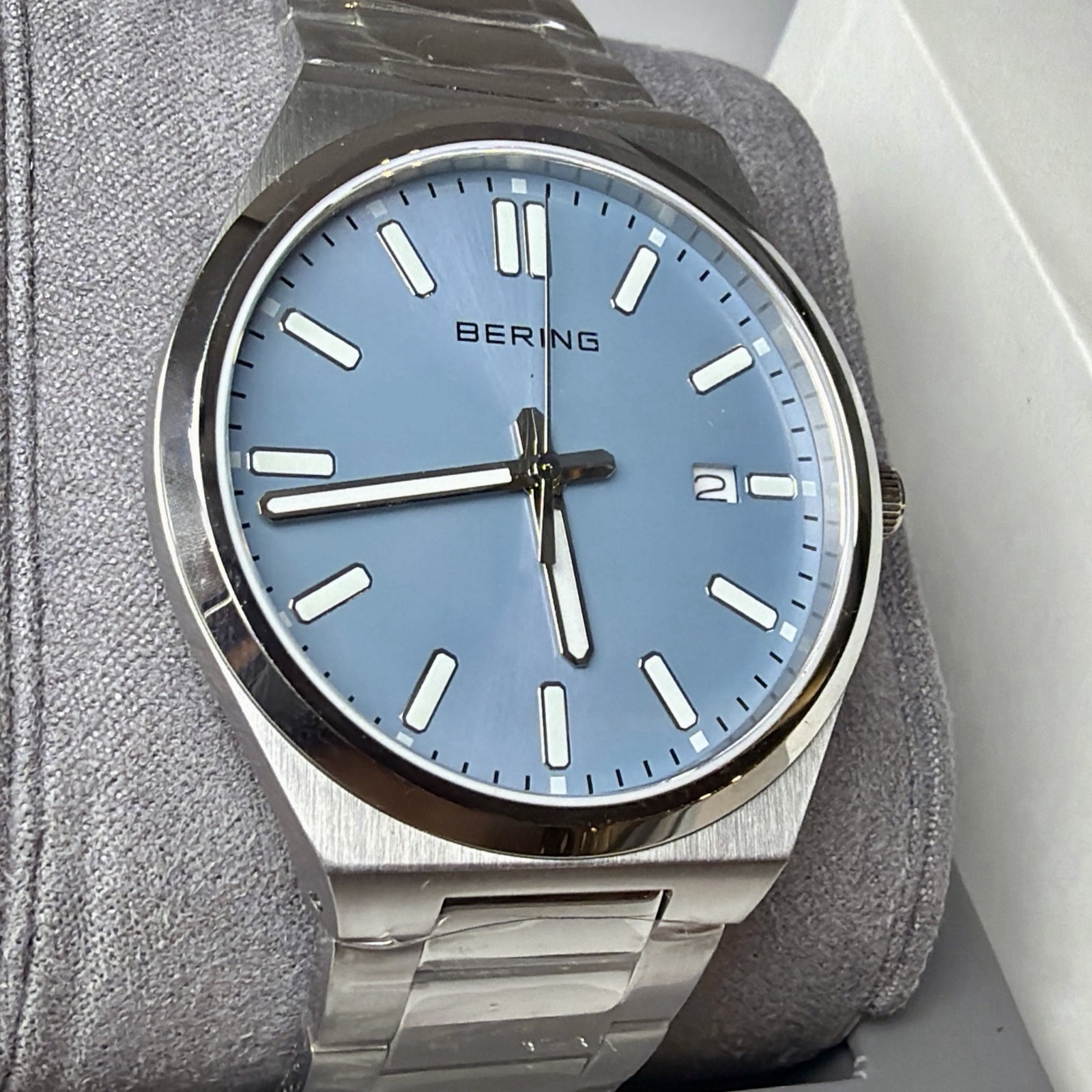 Bering Classic Light Blue Dial Stainless 39mm Men’s Watch Sapphire 17639-707 Bering Classic Light Blue Dial Stainless 39mm Men’s Watch Sapphire 17639-707