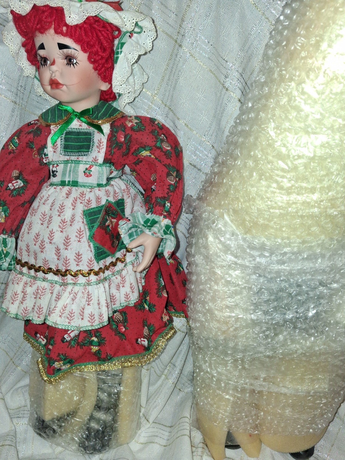 Paradise Galleries Treasury Collection Premiere Raggedy Ann 18in Porcelain Doll Paradise Galleries Treasury Collection Premiere Raggedy Ann 18in Porcelain Doll