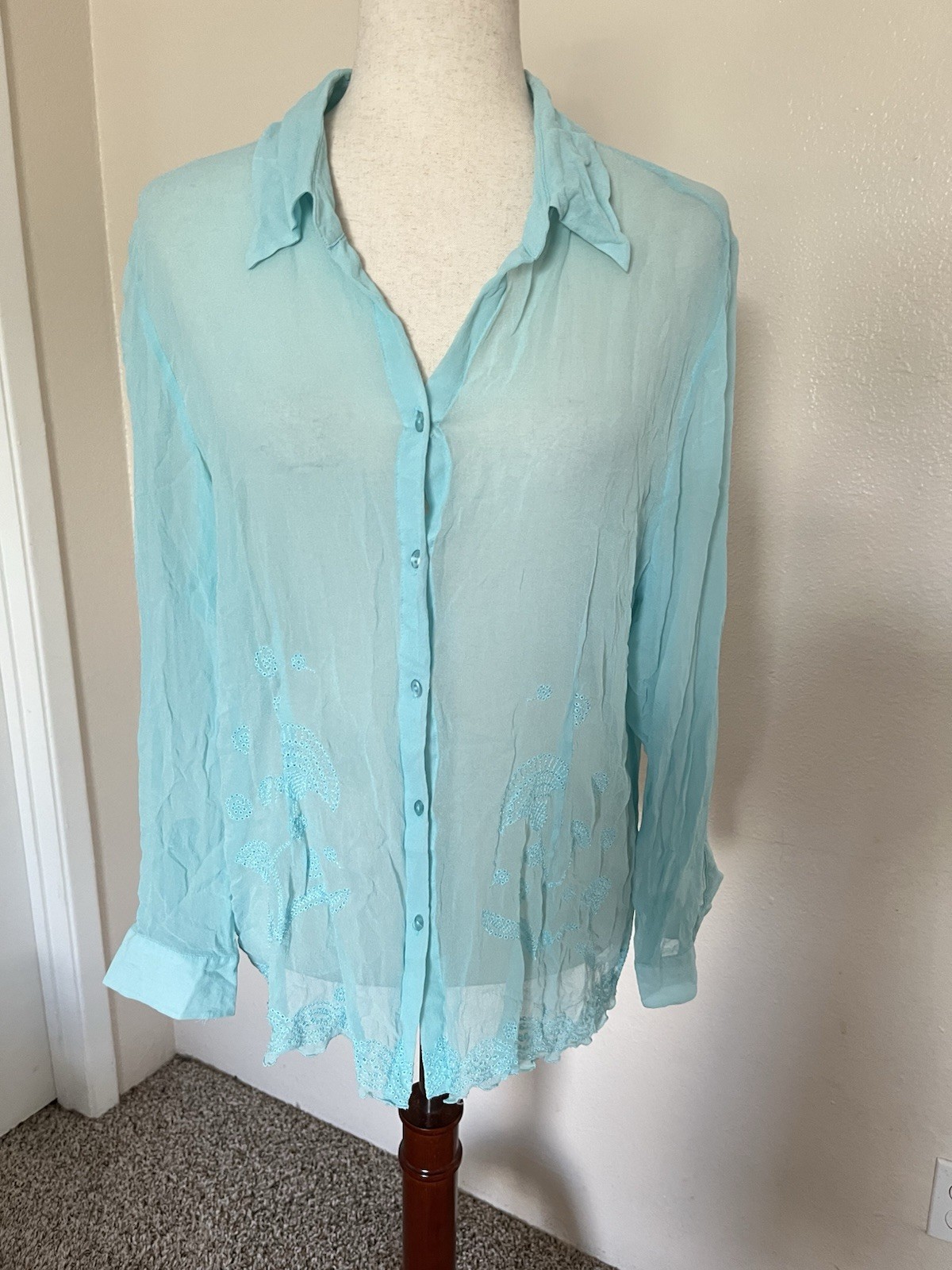 Vintage Ice Embroidered Blouse Outs 100% Silk Turquoise Lightweight Transparent Vintage Ice Embroidered Blouse Outs 100% Silk Turquoise Lightweight Transparent
