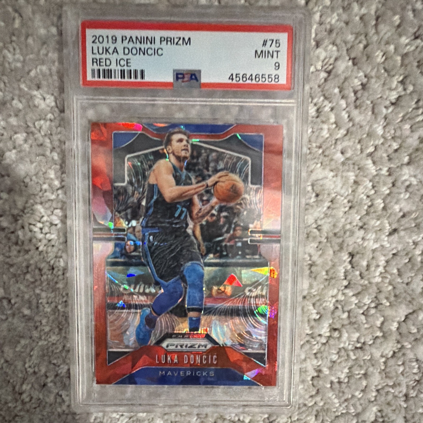 Panini 2019-20 Prizm Luka Dončić Mavericks #75 Red Ice Prizm PSA 9
