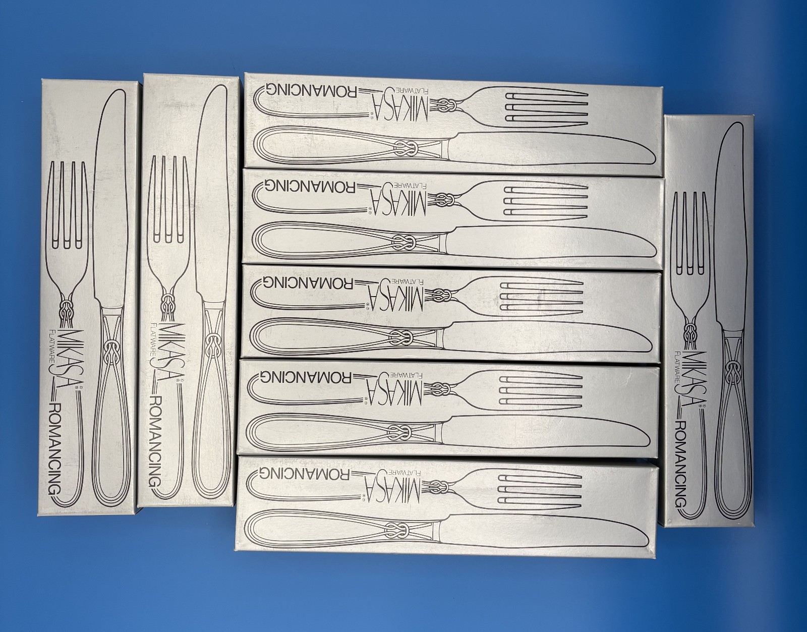 8 Place Settings NIB Mikasa Gerald Patrick ROMANCING GOLD Trim Stainless Japan