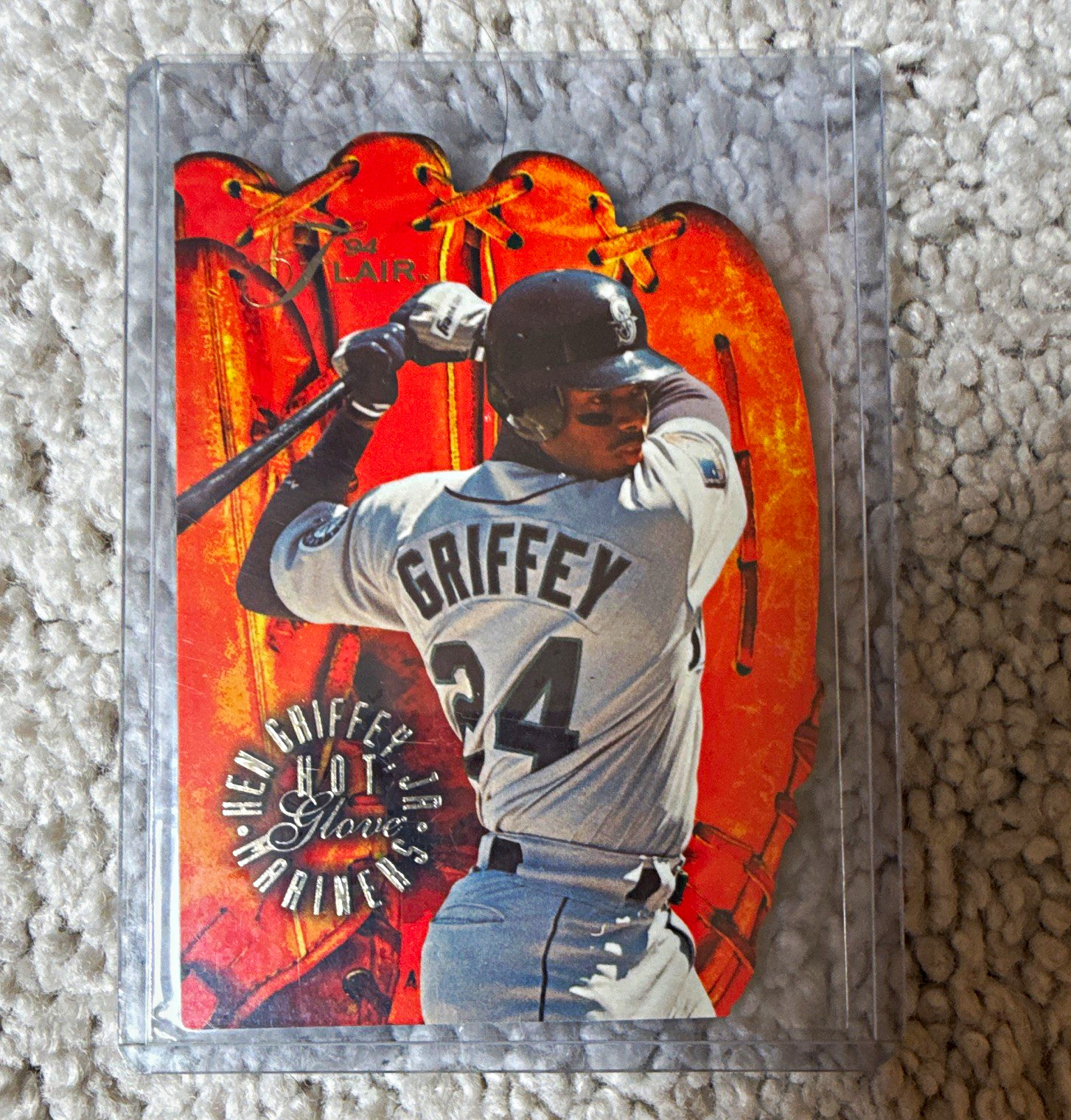 Fleer 1994 Flair Ken Griffey Jr Hot Glove Insert #36 Seattle Mariners Fleer 1994 Flair Ken Griffey Jr Hot Glove Insert #36 Seattle Mariners