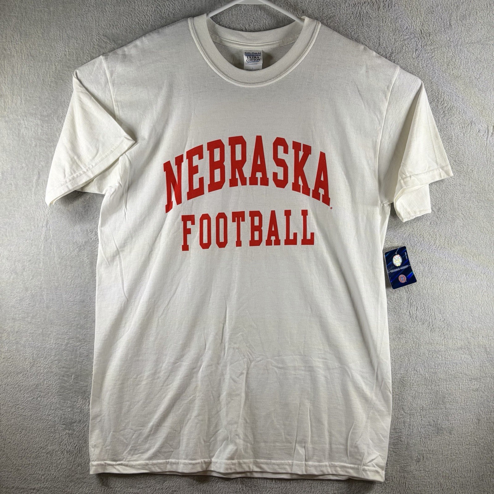 Vintage 2004 Nebraska Cornhuskers Football Schedule T Shirt L NWT Gildan
