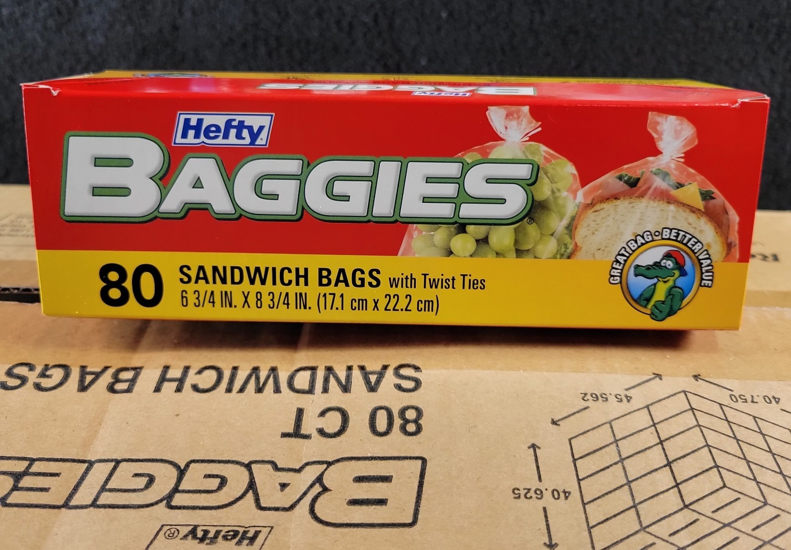 Hefty Baggies 80 Sandwich Bags with Twist Ties x24. Size 6 3/4in. X 8 3/4in. New