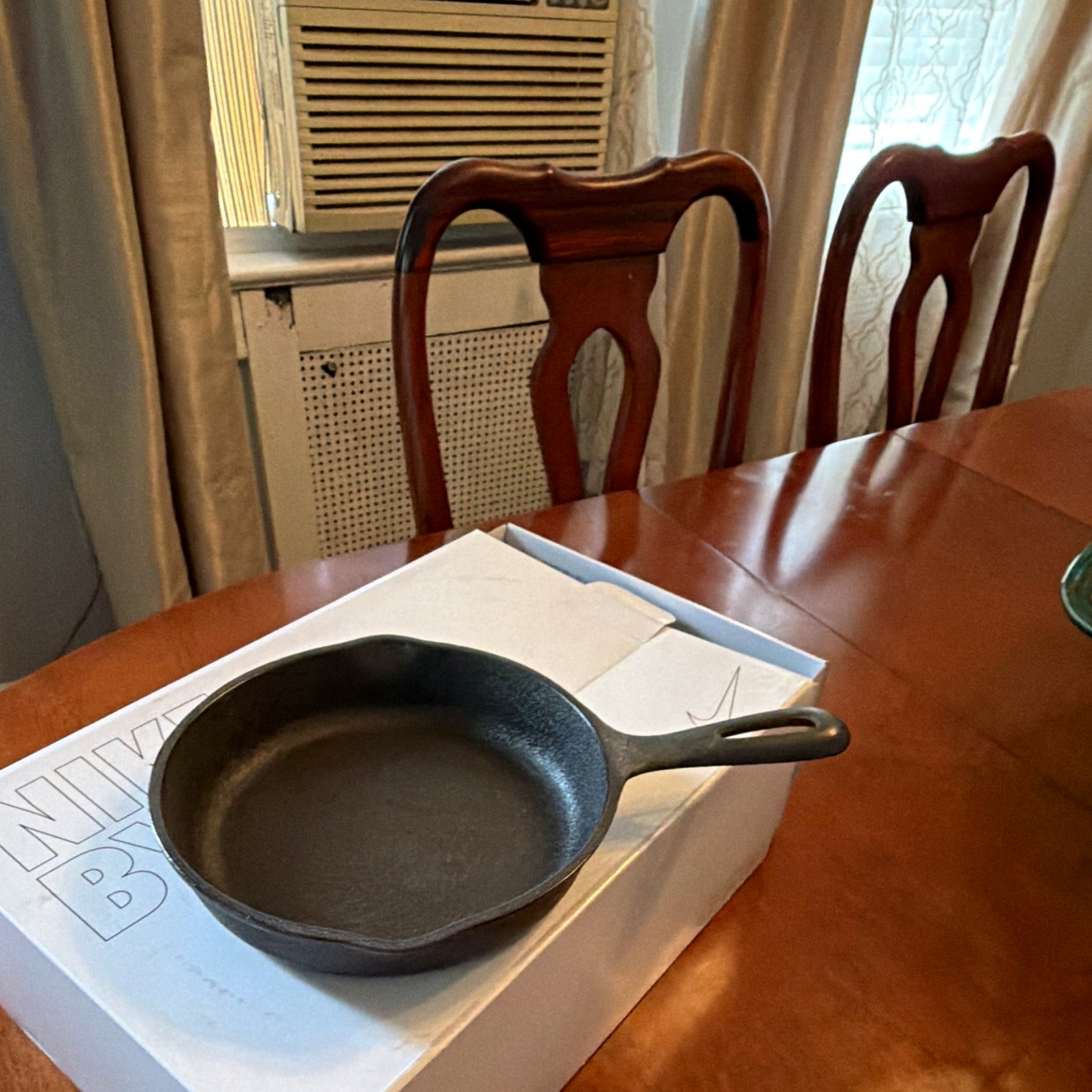 Wagner Ware Sidney O Round Cast Iron 8 1/2\ Wagner Ware Sidney O Round Cast Iron 8 1/2\