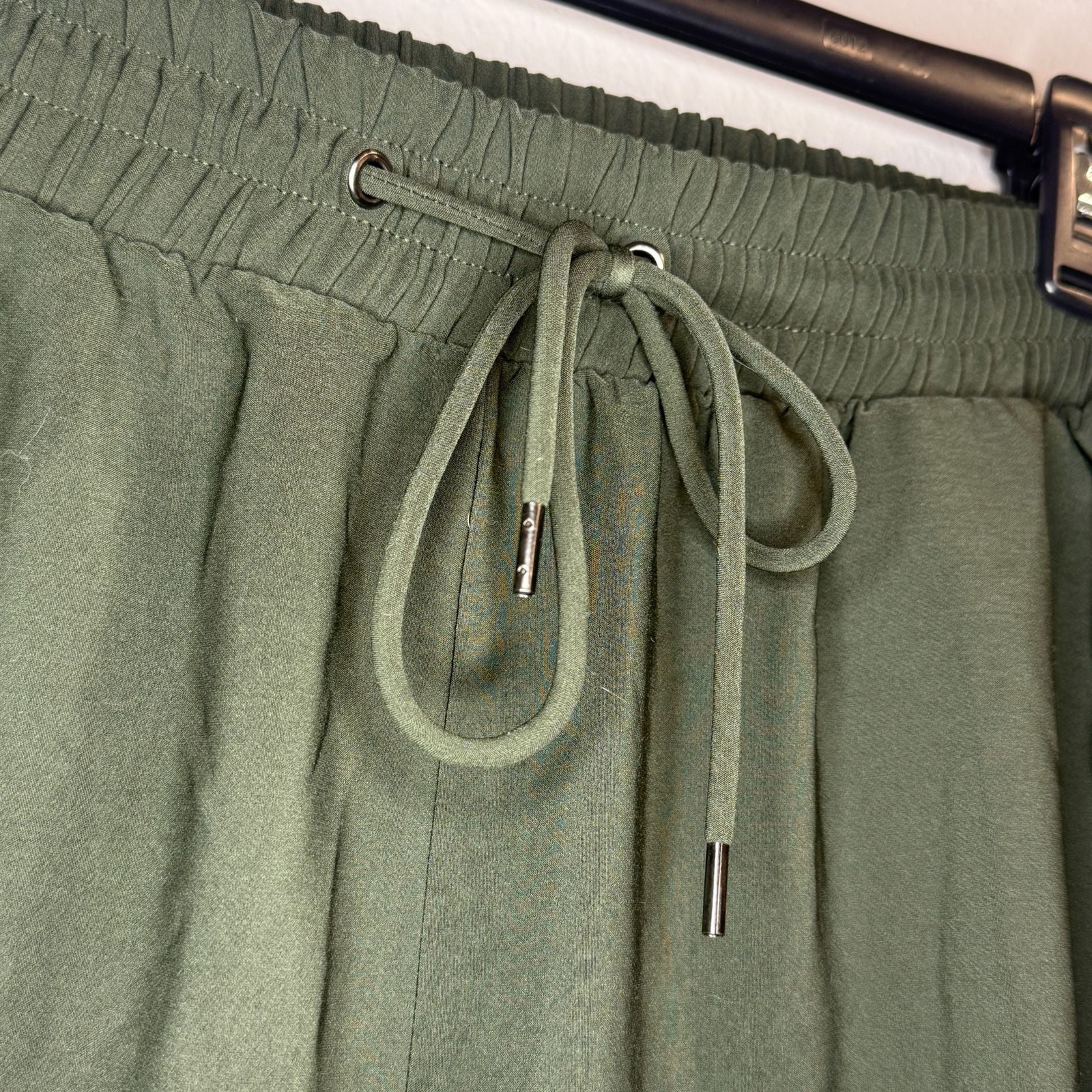 Torrid Olive Green Elastic Waist Drawstring Jogger Pants Torrid Olive Green Elastic Waist Drawstring Jogger Pants