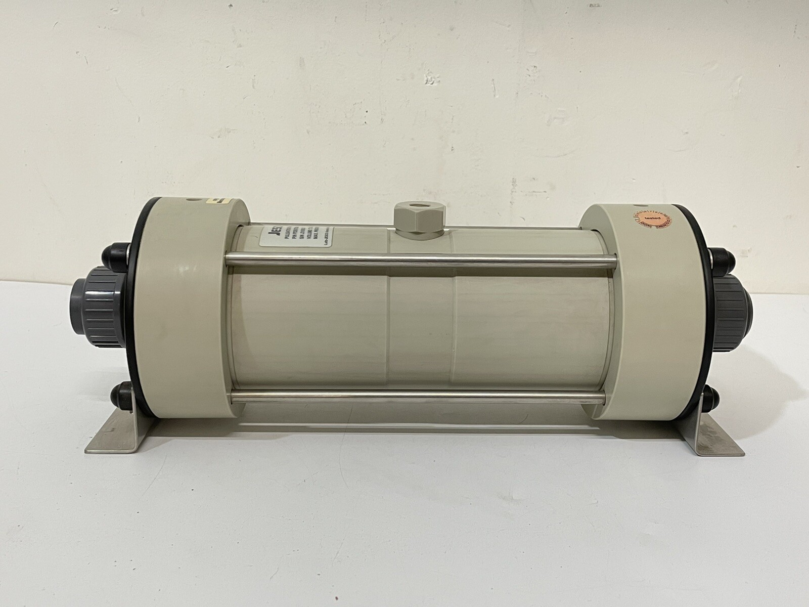 Lutz-Jesco ~ Model PDS075022 ~ Pulsation Dampener ~ 7.2 Cu. Inches 150 PSIG Max
