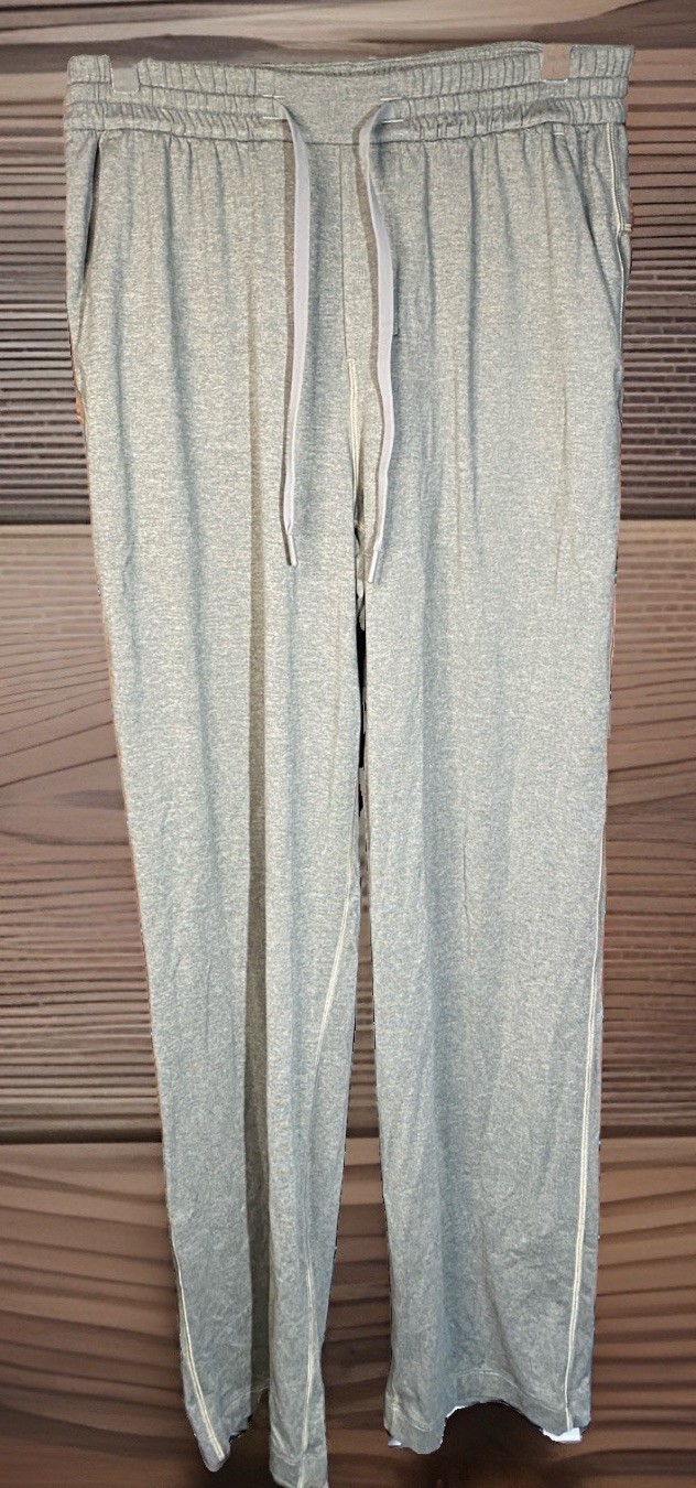 Lululemon Jogger Mens Size M Sage Green “License To Train” Workout Gym Run NWOT Lululemon Jogger Mens Size M Sage Green “License To Train” Workout Gym Run NWOT