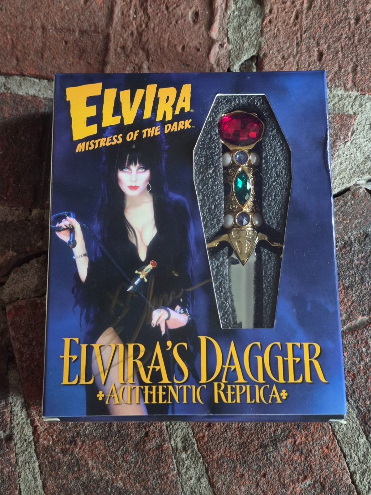 Elvira: Mistress Of The Dark Authentic Prop Replica Dagger Tweeterhead SIGNED Elvira: Mistress Of The Dark Authentic Prop Replica Dagger Tweeterhead SIGNED