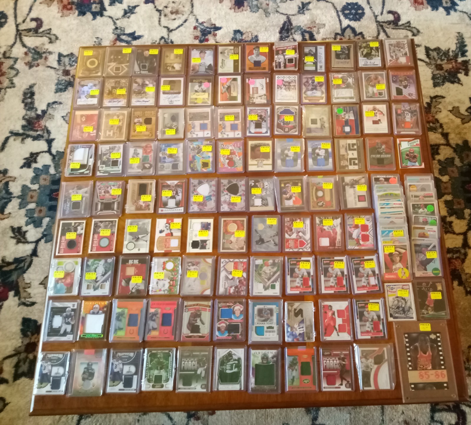 Large Lot Of Game Used, Auto, Relic, Vintage Football, Baseball, Sports Cards Large Lot Of Game Used, Auto, Relic, Vintage Football, Baseball, Sports Cards