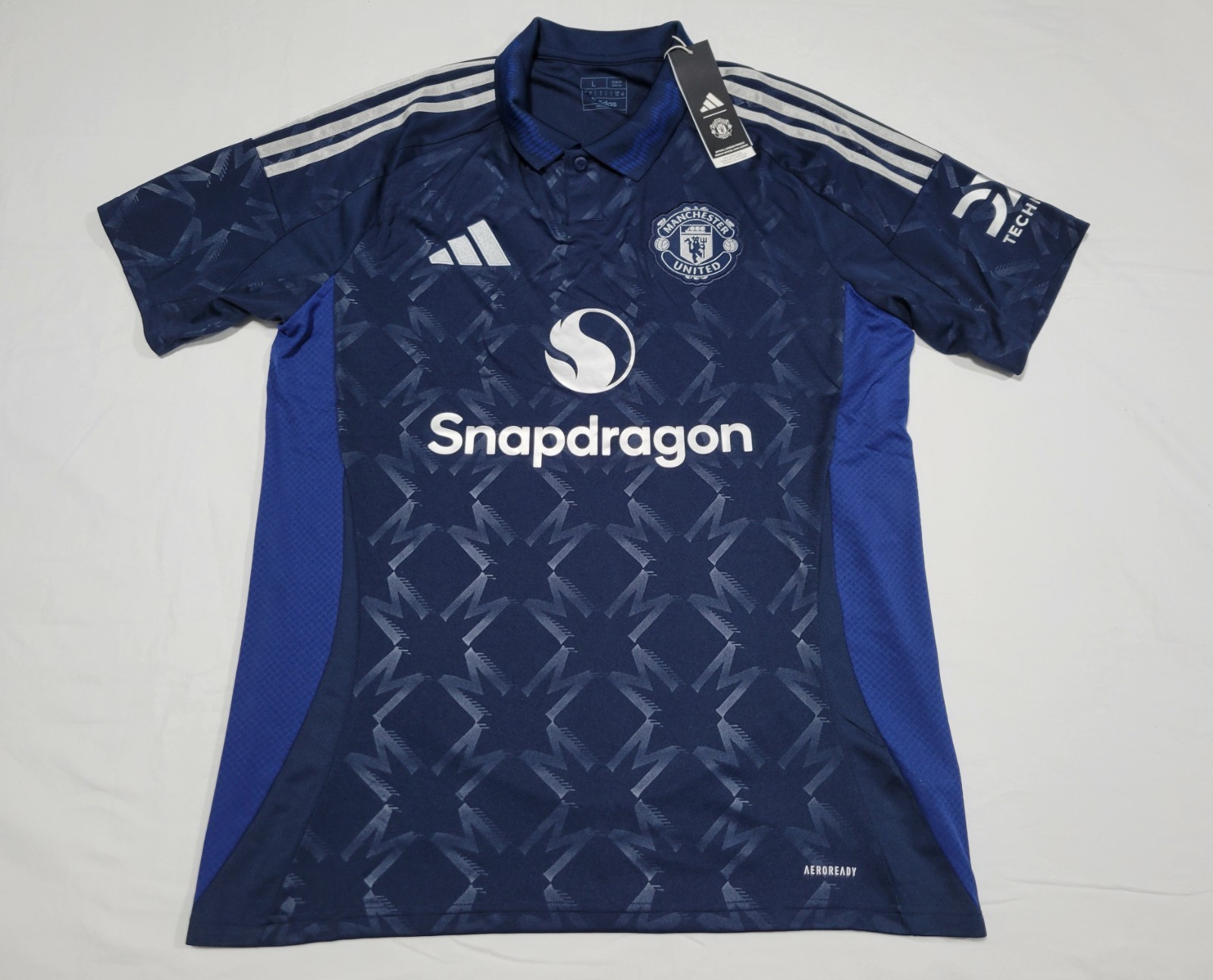 Adidas Mens Manchester United 2024/25 Away Replica Futbol Jersey Navy IU1390 Adidas Mens Manchester United 2024/25 Away Replica Futbol Jersey Navy IU1390
